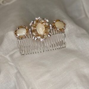 Elegant Gold and Cream Hair Comb